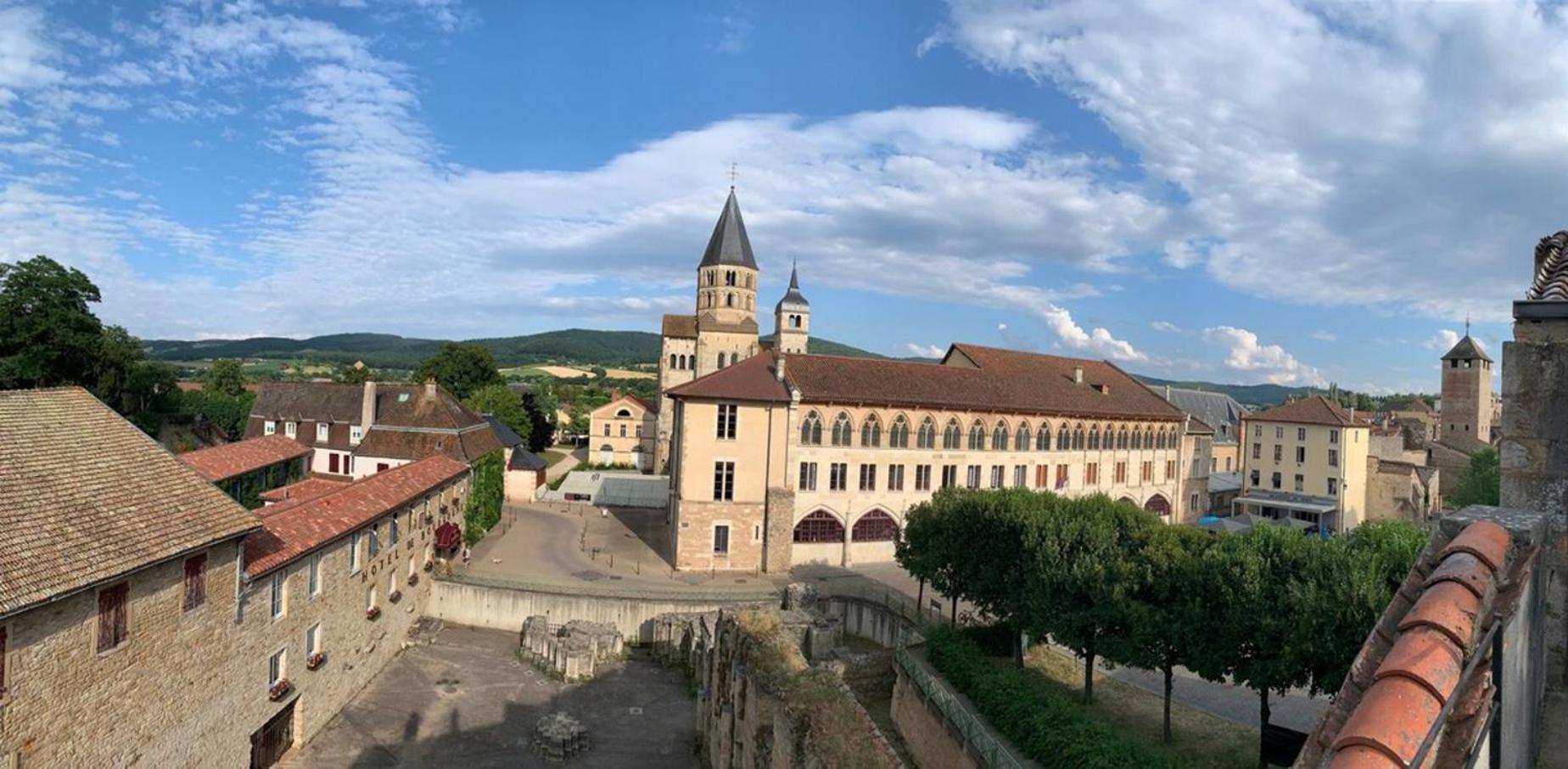 Vila Barabans Tower Cluny Abbay Exteriér fotografie